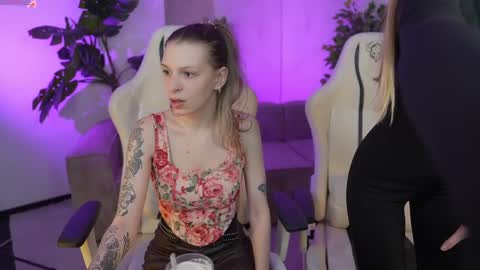 Snapshot of bright_diamonds_054 chatting on 3, 3, 2025 Diamonds Girls online show from 3, 3, 2025