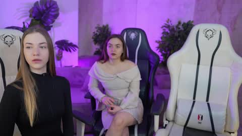 Snapshot of bright_diamonds_054 chatting on 6, 3, 2025 Diamonds Girls online show from 6, 3, 2025