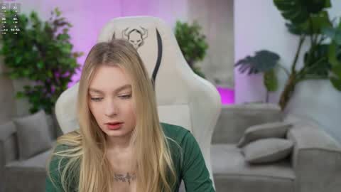 Snapshot of bright_diamonds_054 chatting on 11, 3, 2025 Diamonds Girls online show from 11, 3, 2025