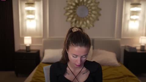 Snapshot of bright_diamonds_054 chatting on 22, 9, 2025 Diamonds Girls online show from 22, 9, 2025