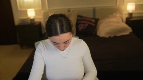 Diamonds Girls online show from 27, 10, 2025