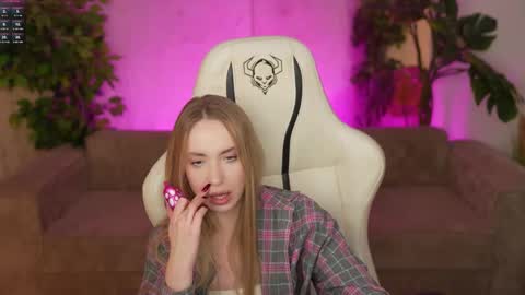 Diamonds Girls online show from 27, 10, 2025