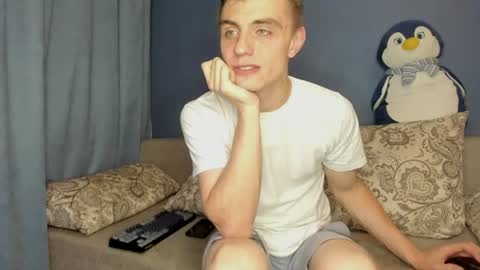 Snapshot of bristlebback chatting on 17, 6, 2026 bristlebback online show from 17, 6, 2026