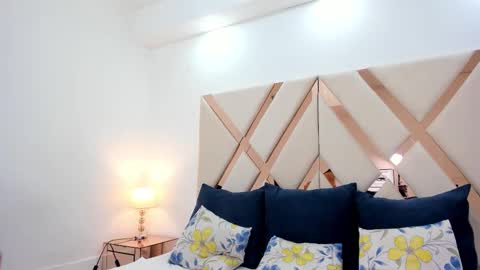 Snapshot of britannythomsom chatting on 7, 11, 2025 Britanny online show from 7, 11, 2025