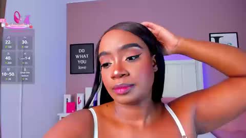 Snapshot of britanymooree chatting on 8, 9, 2025 Britany online show from 8, 9, 2025