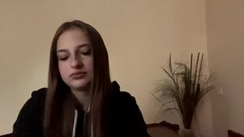 Snapshot of britanysuther chatting on 14, 6, 2026 Ciri online show from 14, 6, 2026