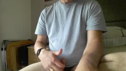 Snapshot of britguy6985 chatting on 12, 6, 2026 britguy6985 online show from 12, 6, 2026