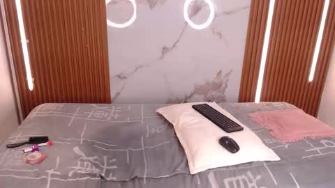 brithanny_03 online show from 18, 12, 2025