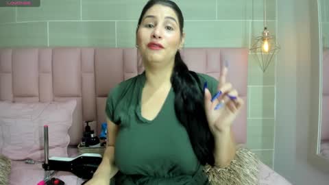 Snapshot of brithanyadams chatting on 17, 1, 2025 brithanyadams online show from 17, 1, 2025