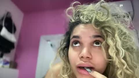 brithneysquirt online show from 17, 12, 2025