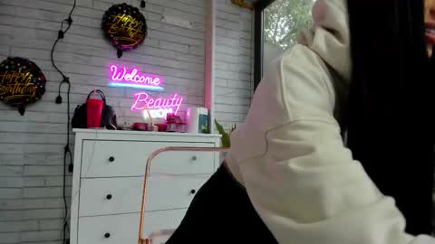 britney_charm online show from 6, 10, 2025