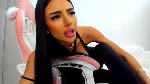 Snapshot of britney_charm chatting on 3, 7, 2026 britney_charm online show from 3, 7, 2026
