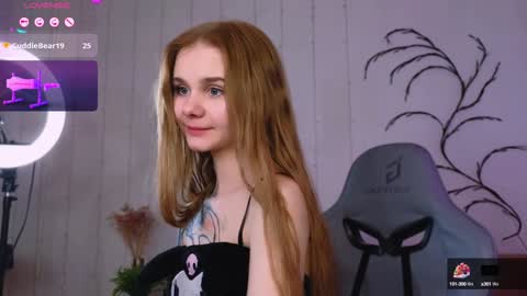 Snapshot of britney_lynch chatting on 23, 1, 2025 Britney online show from 23, 1, 2025