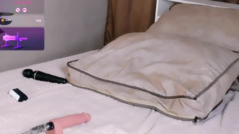 Snapshot of britney_lynch chatting on 5, 2, 2025 Britney online show from 5, 2, 2025