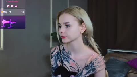 Snapshot of britney_lynch chatting on 27, 2, 2025 Britney online show from 27, 2, 2025