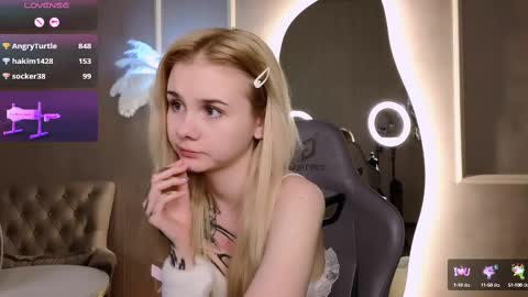 Snapshot of britney_lynch chatting on 3, 3, 2025 Britney online show from 3, 3, 2025