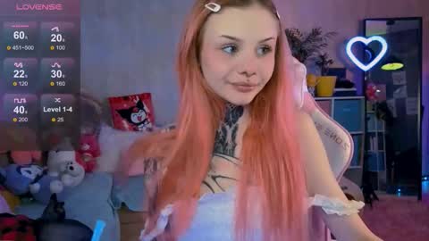 Snapshot of britney_lynch chatting on 16, 9, 2025 Britney online show from 16, 9, 2025