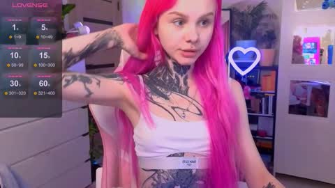 Snapshot of britney_lynch chatting on 8, 10, 2025 Britney online show from 8, 10, 2025