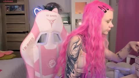 Snapshot of britney_lynch chatting on 17, 10, 2025 Britney online show from 17, 10, 2025