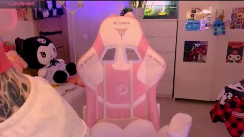 Snapshot of britney_lynch chatting on 24, 10, 2025 Britney online show from 24, 10, 2025