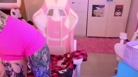 Snapshot of britney_lynch chatting on 28, 10, 2025 Britney online show from 28, 10, 2025