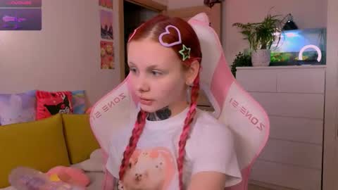 Snapshot of britney_lynch chatting on 13, 11, 2025 Britney online show from 13, 11, 2025