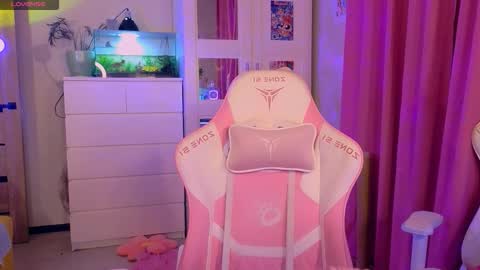 Snapshot of britney_lynch chatting on 28, 11, 2025 Britney online show from 28, 11, 2025