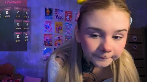 Snapshot of britney_lynch chatting on 3, 2, 2026 Britney online show from 3, 2, 2026