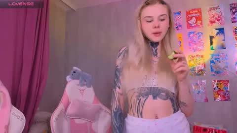 Snapshot of britney_lynch chatting on 26, 2, 2026 Britney online show from 26, 2, 2026