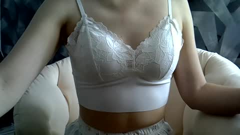 Snapshot of britneykittens chatting on 27, 2, 2025 BritneyKittens online show from 27, 2, 2025