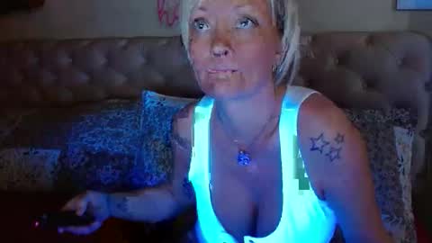 brittneychats81 online show from 26, 3, 2026