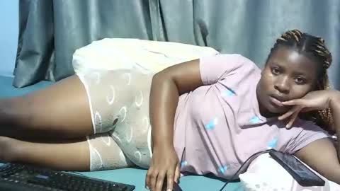 nicole online show from 26, 1, 2025