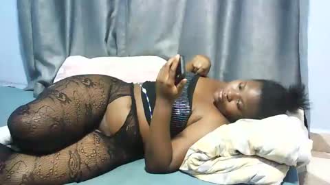 nicole online show from 28, 2, 2025