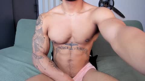 Snapshot of bruce_roldan chatting on 11, 1, 2025 bruce roldan online show from 11, 1, 2025