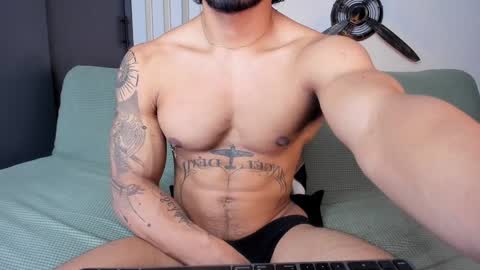 Snapshot of bruce_roldan chatting on 15, 1, 2025 bruce roldan online show from 15, 1, 2025