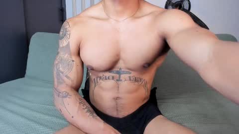 Snapshot of bruce_roldan chatting on 16, 1, 2025 bruce roldan online show from 16, 1, 2025