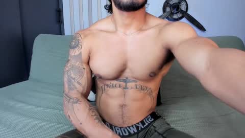 Snapshot of bruce_roldan chatting on 31, 1, 2025 bruce roldan online show from 31, 1, 2025