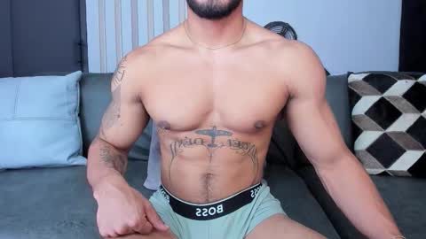Snapshot of bruce_roldan chatting on 10, 10, 2025 bruce roldan online show from 10, 10, 2025
