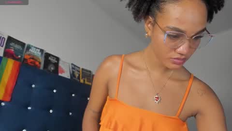 Snapshot of brunettjhelen chatting on 10, 10, 2025 brunettjhelen online show from 10, 10, 2025