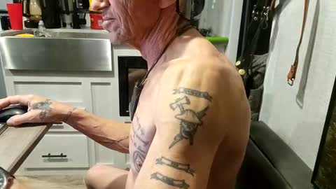 Snapshot of brushsquach chatting on 2, 3, 2025 Steve... aka SkinnieDippin aka TimberTramp online show from 2, 3, 2025