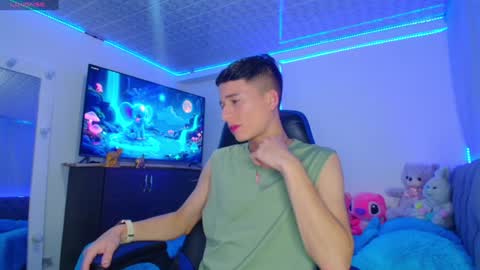 BRYAM INDEPENDENT MODEL online show from 21, 1, 2025