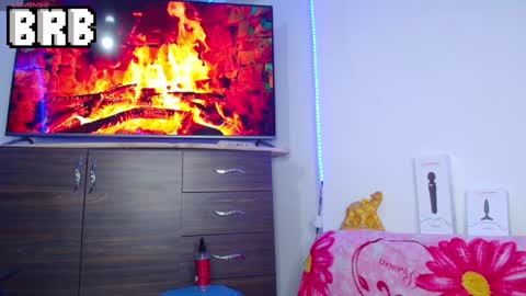 BRYAM INDEPENDENT MODEL online show from 28, 1, 2025