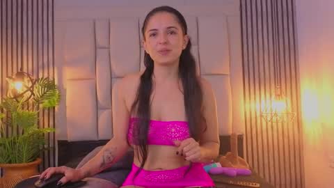 Snapshot of bryonycute chatting on 19, 12, 2025 BRYONY online show from 19, 12, 2025