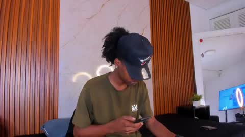 Bryxon  online show from 13, 2, 2025