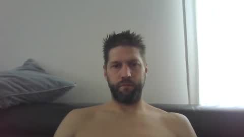 bubblebee1982 online show from 10, 10, 2025