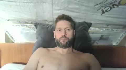 bubblebee1982 online show from 6, 11, 2025