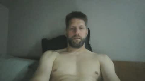 bubblebee1982 online show from 31, 5, 2026