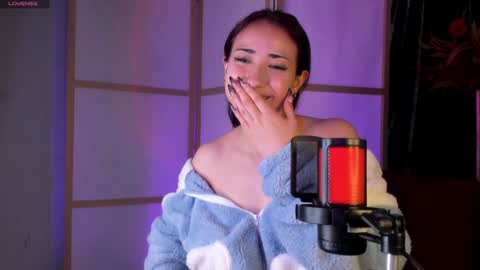 Snapshot of bubblewhite_ chatting on 11, 1, 2025 BubbleJereth online show from 11, 1, 2025