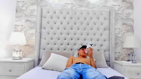 Buda y Cataleya online show from 7, 10, 2025