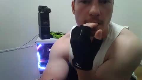 buffgymjunkie27 online show from 7, 6, 2026